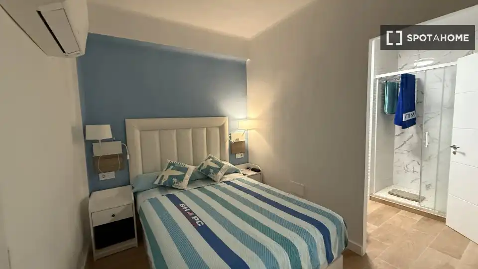 Bedroom of Flat for rent in Málaga  with Air Conditioner, Heating and Furnished