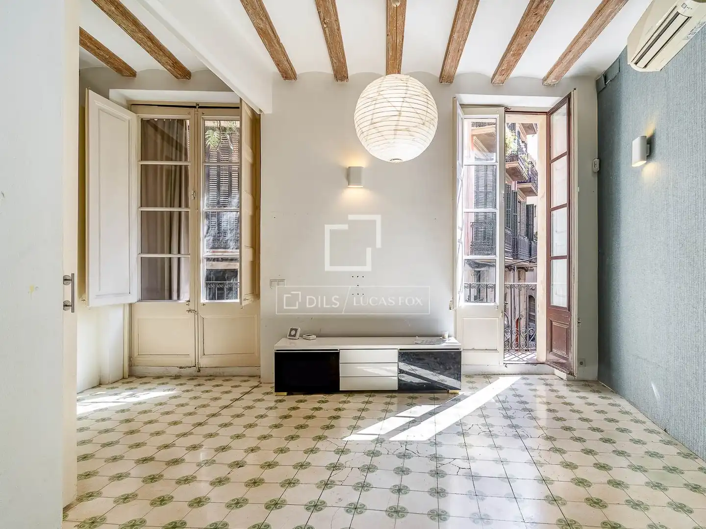 Vista exterior de Piso en venta en Barcelona con Aire acondicionado, Terraza y Balcón