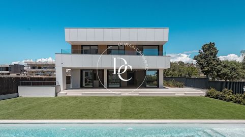 Obra nueva de lujo con piscina y vistas en venta en La Plana, Sitges
