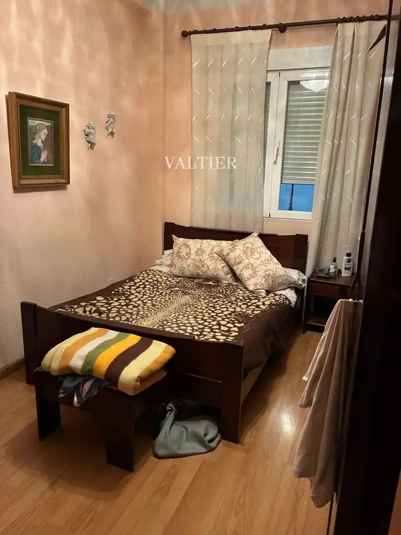 Schlafzimmer von Wohnung zur Miete in Madrid mit Terrasse, Abstellraum und Möbliert