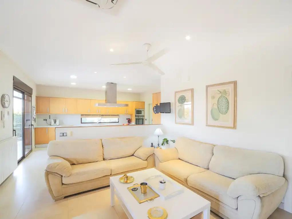 Casa amb terrassa en venda a Los Pinares - La Masia, imagen 10