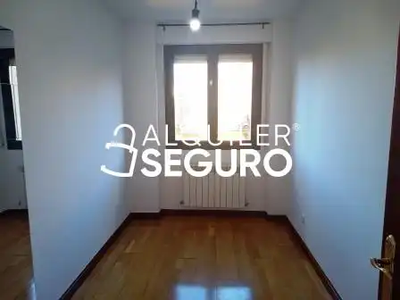 Schlafzimmer von Wohnung zur Miete in Alegría-Dulantzi mit Heizung, Terrasse und Möbliert
