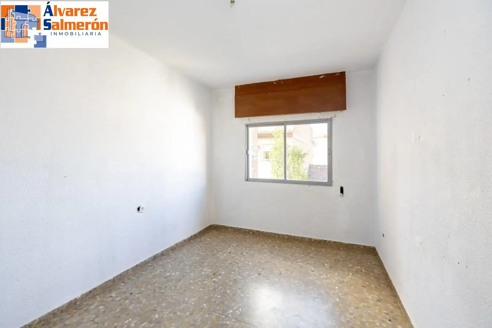 Schlafzimmer von Haus oder Chalet zum Verkauf in La Zubia mit Klimaanlage, Privatgarten und Terrasse