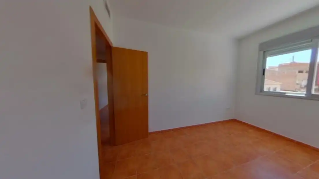 Piso con ascensor en venta en Calle POLO MEDINA, imagen 2
