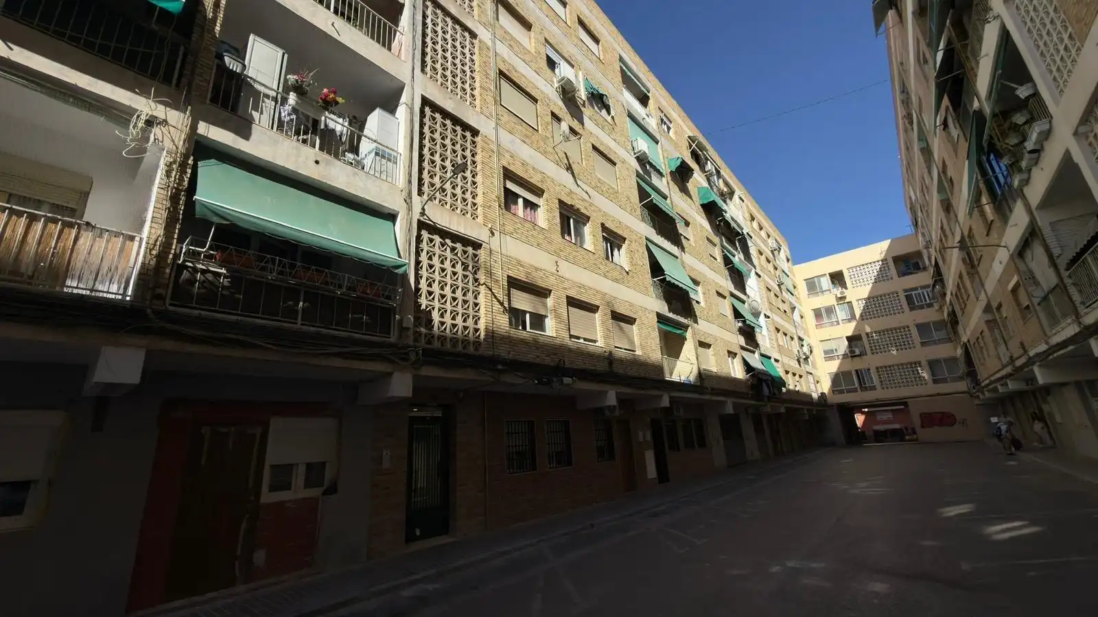 Vista exterior de Pis en venda en Alicante / Alacant amb Terrassa
