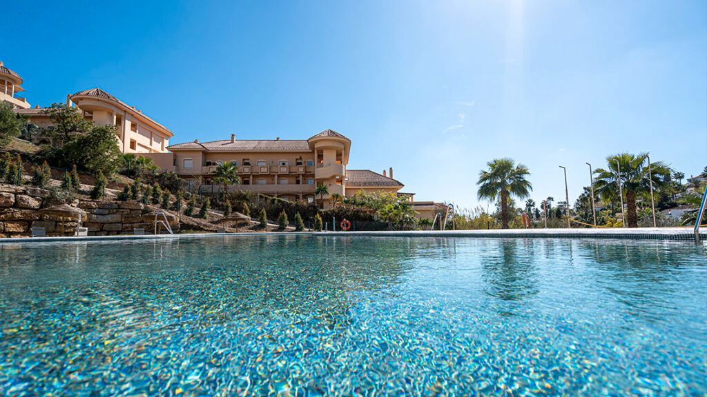 Swimming pool of Apartment for sale in Marbella  with Air Conditioner, Heating and Private garden