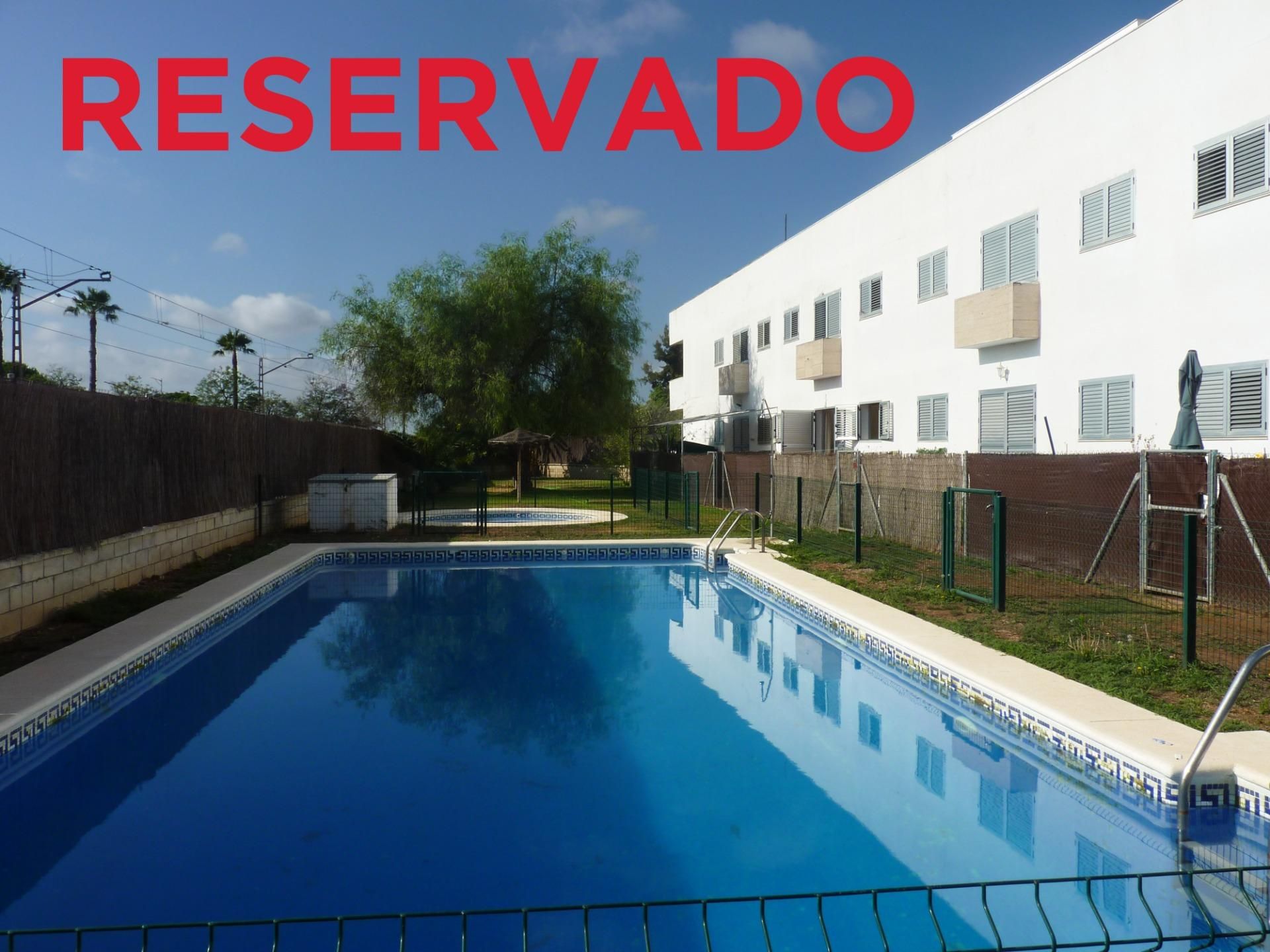 Swimming pool of Flat for sale in Sanlúcar la Mayor  with Air Conditioner, Heating and Private garden