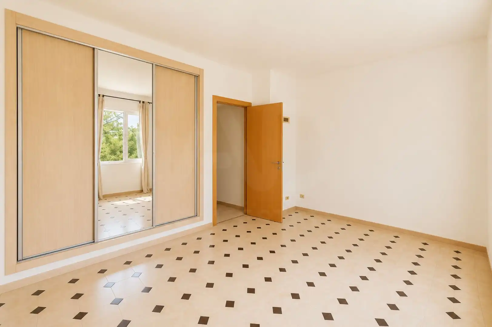 Dormitori de Casa o xalet en venda en Marbella amb Aire condicionat i Terrassa