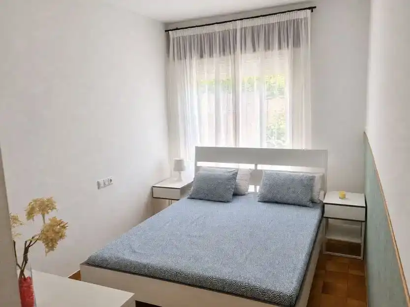 Schlafzimmer von Wohnung zur Miete in Málaga mit Privatgarten und Schwimmbad