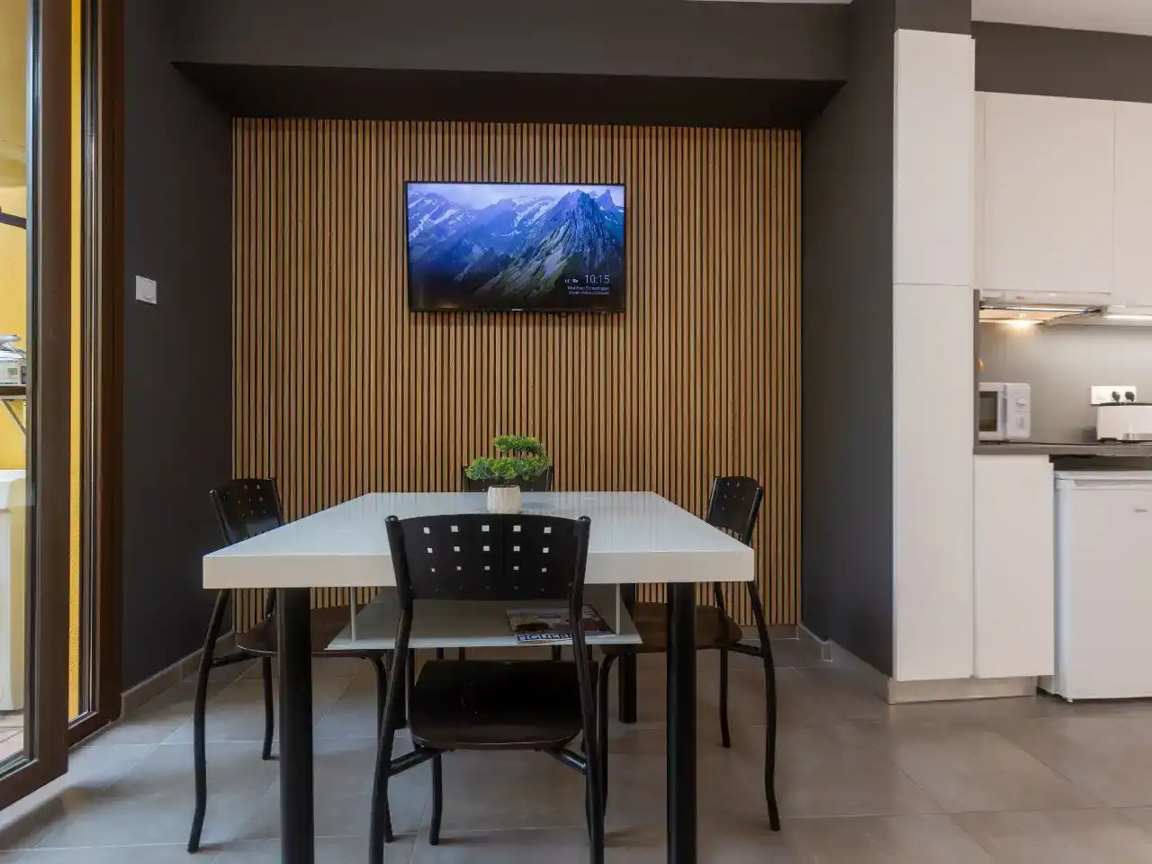 Comedor de Piso de alquiler en Figueres con Aire acondicionado, Amueblado y Balcón