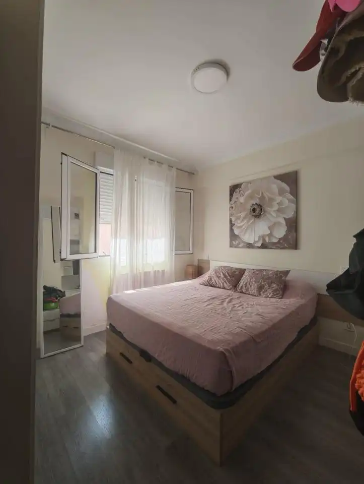 Dormitori de Planta baixa en venda en Madrid amb Calefacció