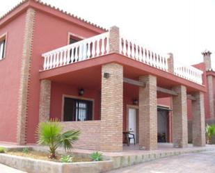 Vista exterior de Casa o xalet en venda en Conil de la Frontera amb Aire condicionat i Terrassa