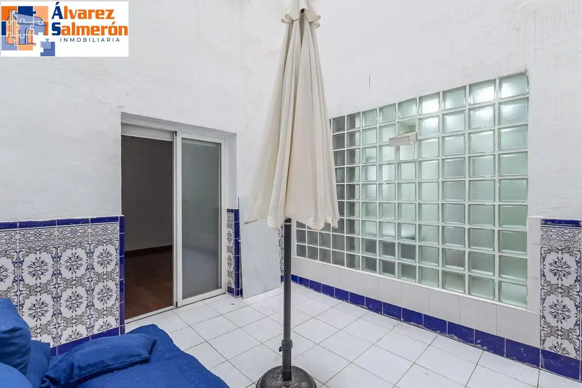 Terraza de Piso en venta en Granada con Calefacción y Trastero