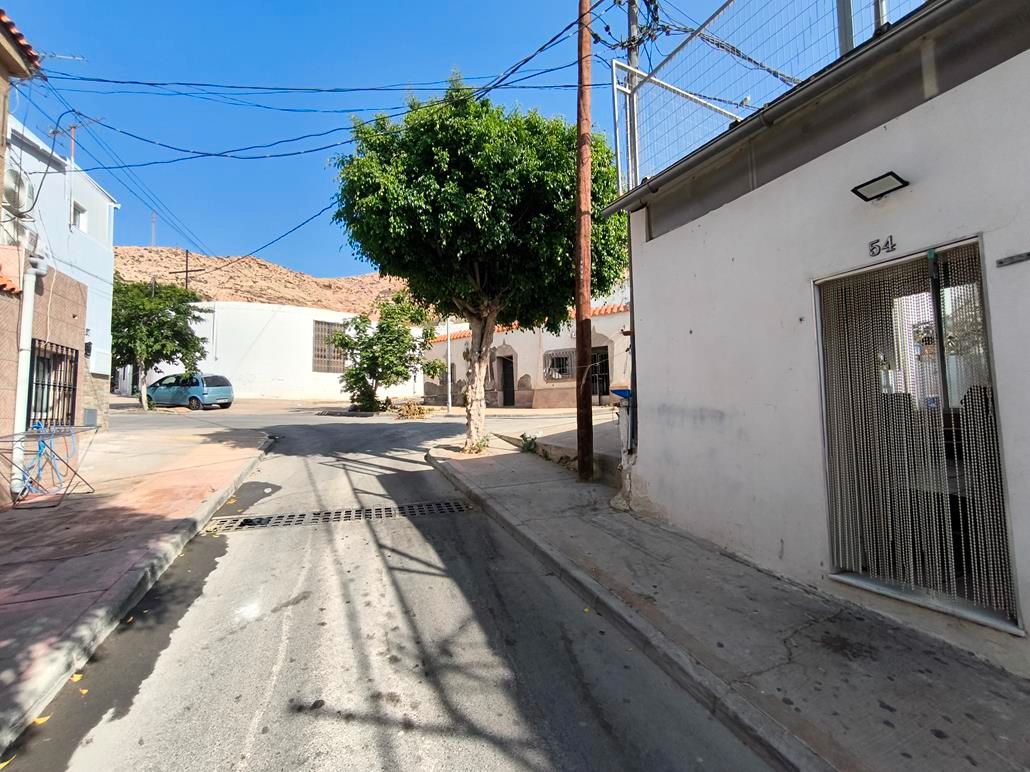 Exterior view of Single-family semi-detached for sale in  Almería Capital