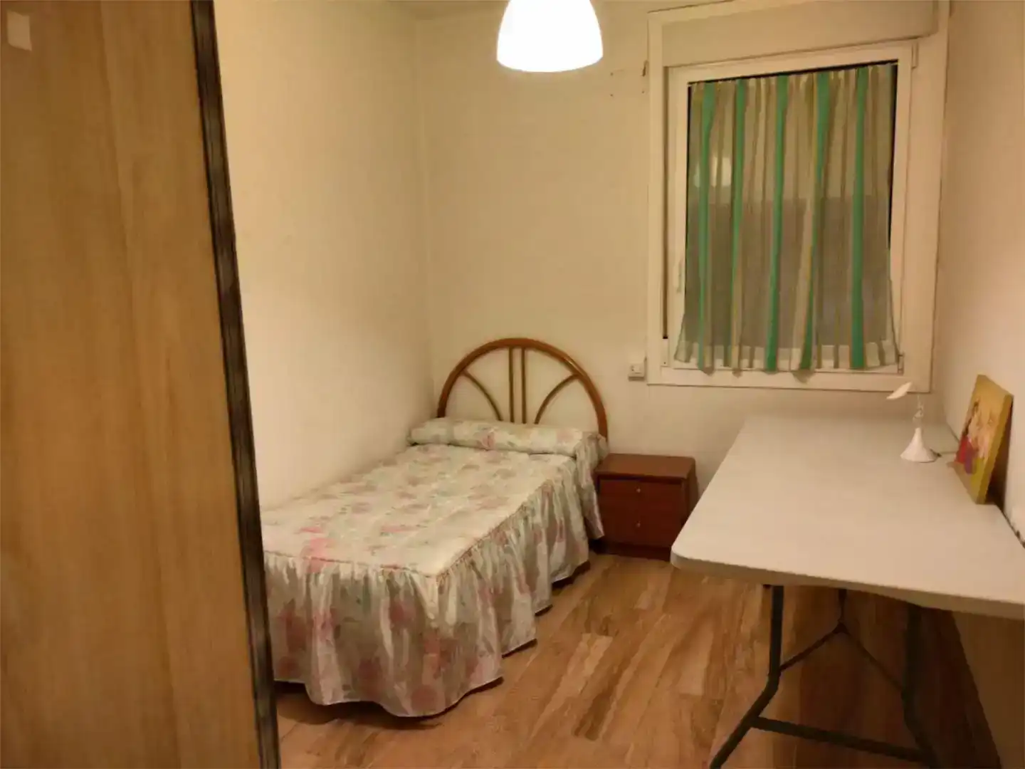 Habitación de Piso de alquiler en Vigo  con Amueblado