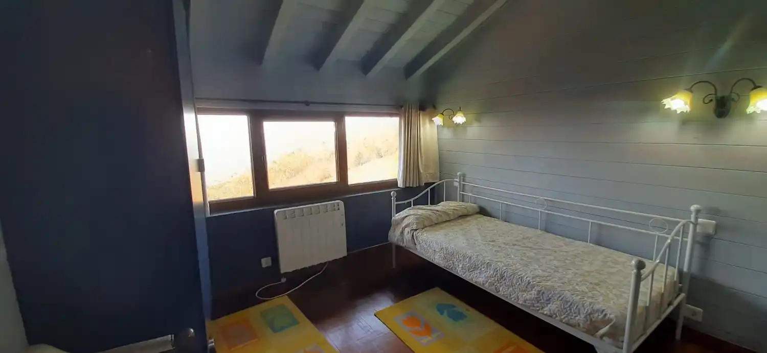 Habitación de Casa o chalet en venta en Solórzano con Calefacción, Trastero y Amueblado