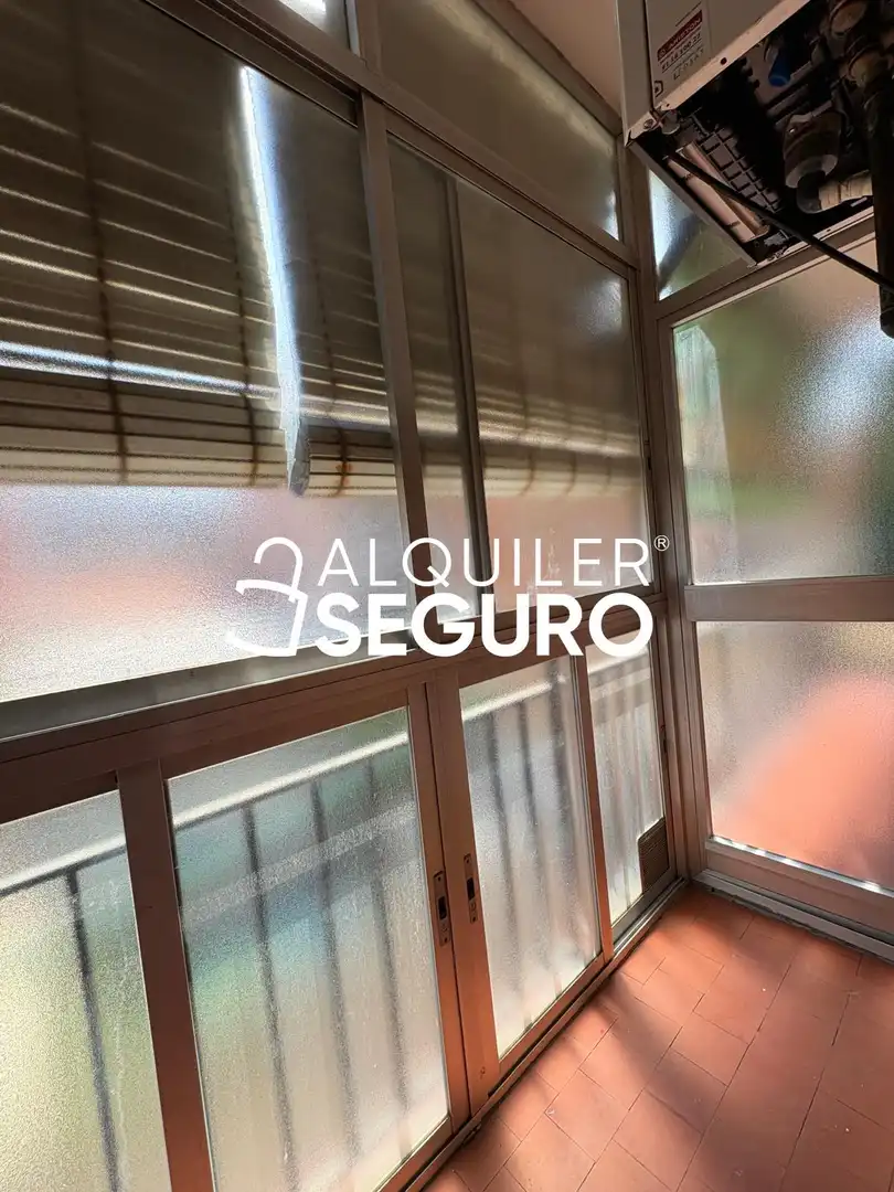 Flat for rent in Madrid  with Heating, Terrace and Furnished