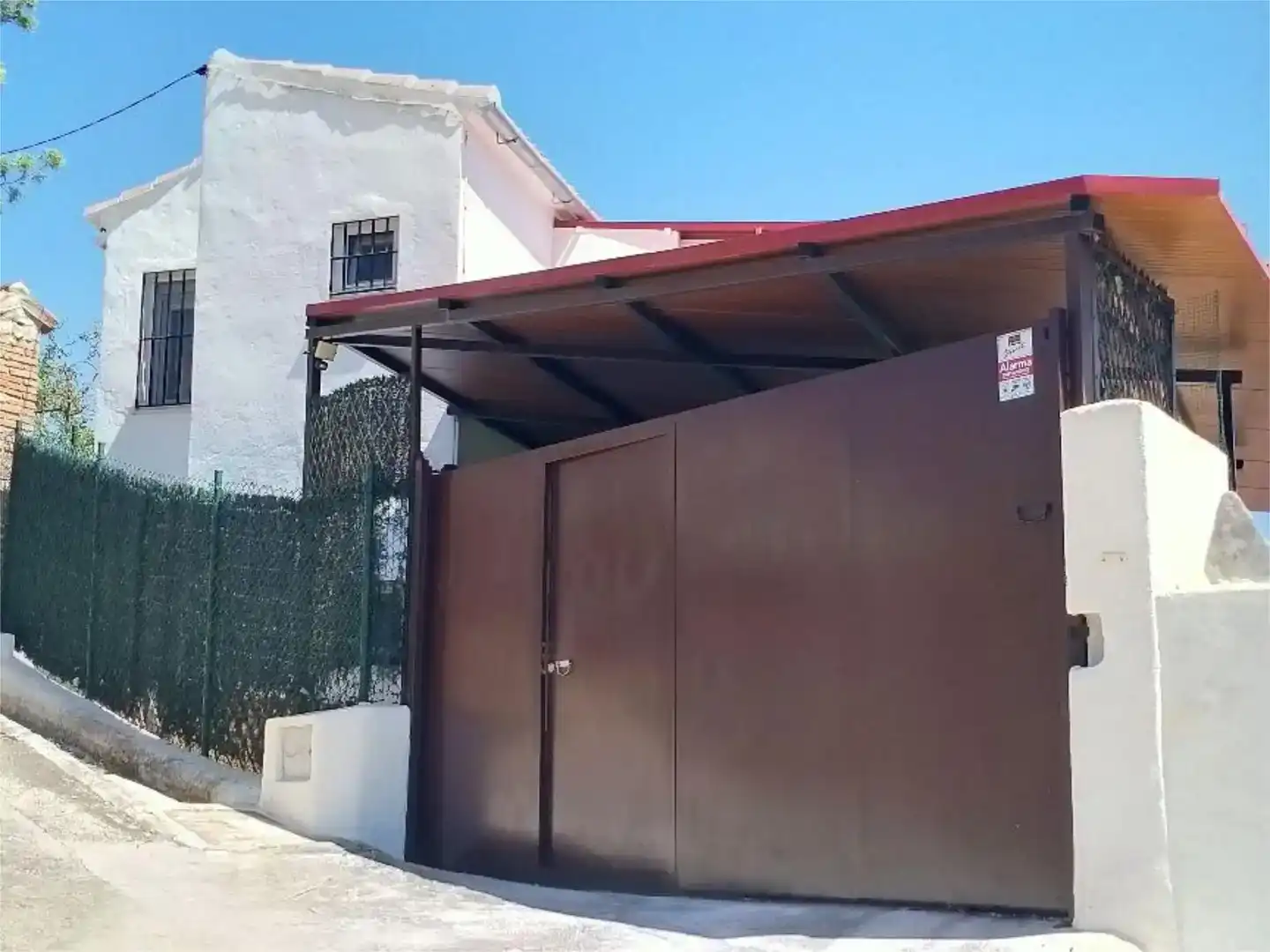 Vista exterior de Casa o xalet en venda en Yunquera amb Jardí privat, Traster i Piscina