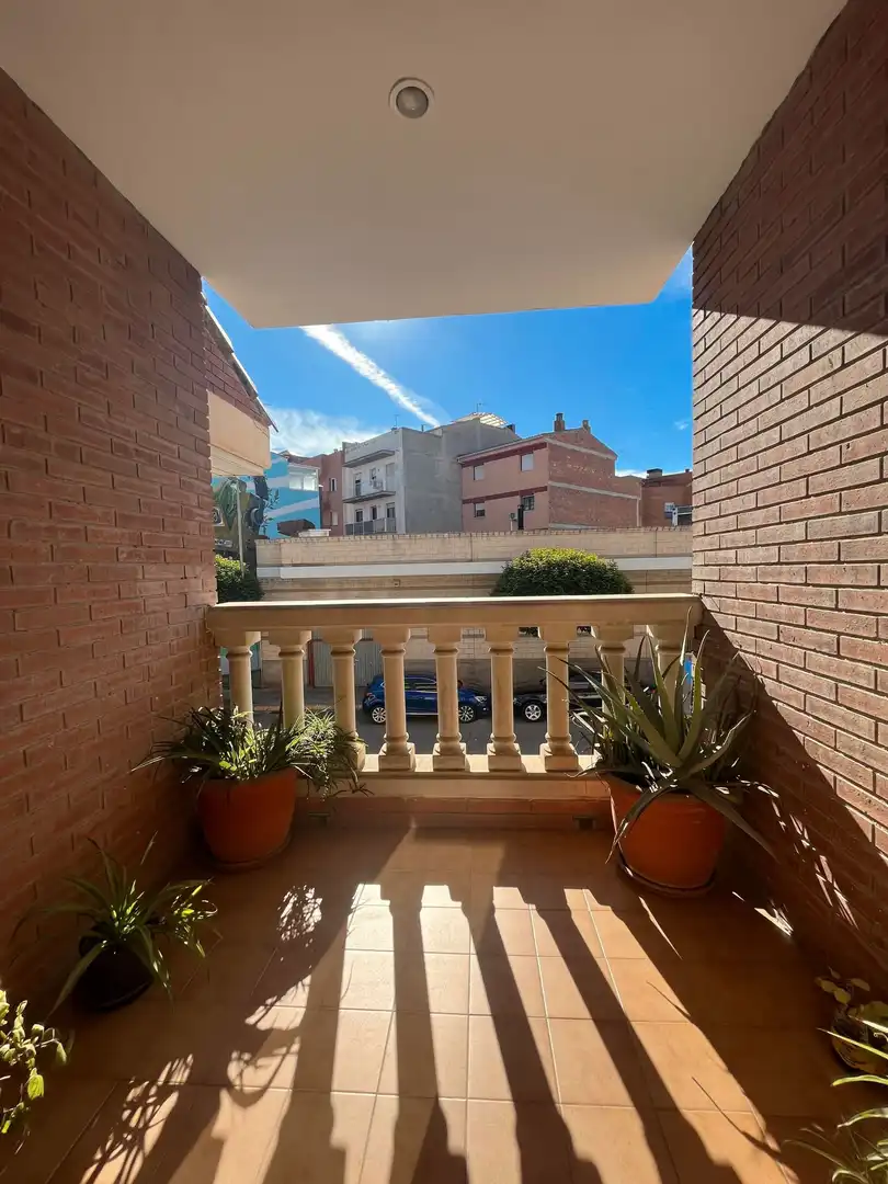 Vista exterior de Casa adosada en venda en Torrefarrera amb Aire condicionat, Calefacció i Jardí privat