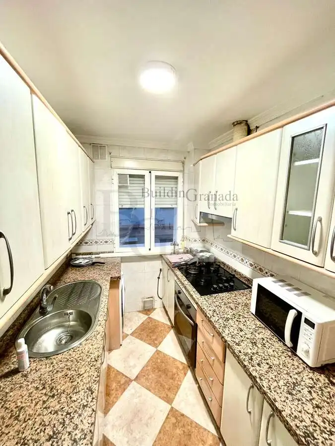 Cocina de Piso de alquiler en Granada con Terraza, Amueblado y Microondas
