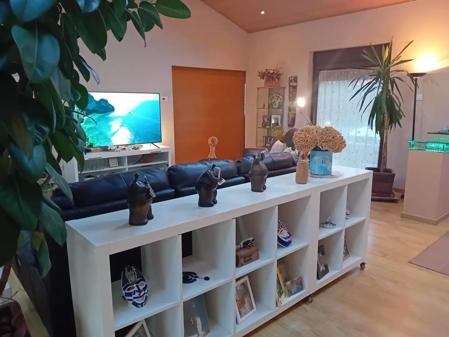 Sala de estar de Casa o chalet en venta en Carballo con Aire acondicionado, Calefacción y Jardín privado