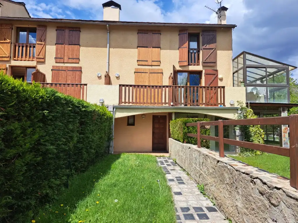 Einfamilien-Reihenhaus zur Miete in N-152, 171, Puigcerdà