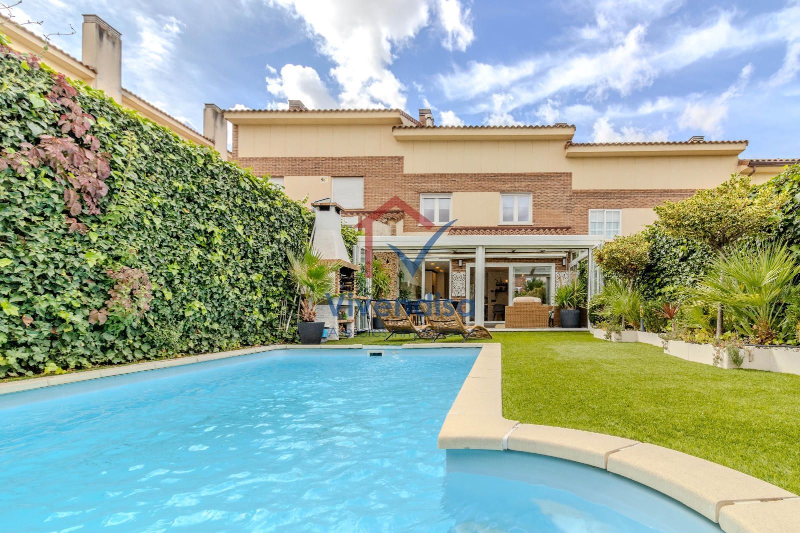 Exterior view of Single-family semi-detached for sale in Guadalajara Capital  with Air Conditioner, Heating and Private garden
