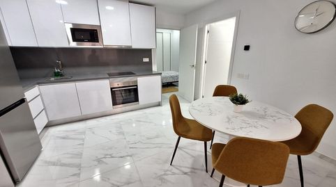 Foto 2 de Apartamento de alquiler en Las Piscinas Naturales, Torrevieja