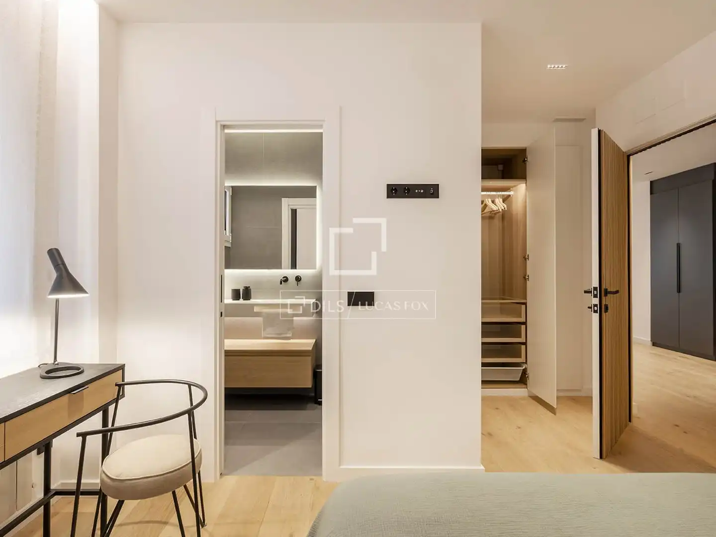 Bedroom of Flat for rent in Barcelona  with Air Conditioner, Heating and Parquet flooring
