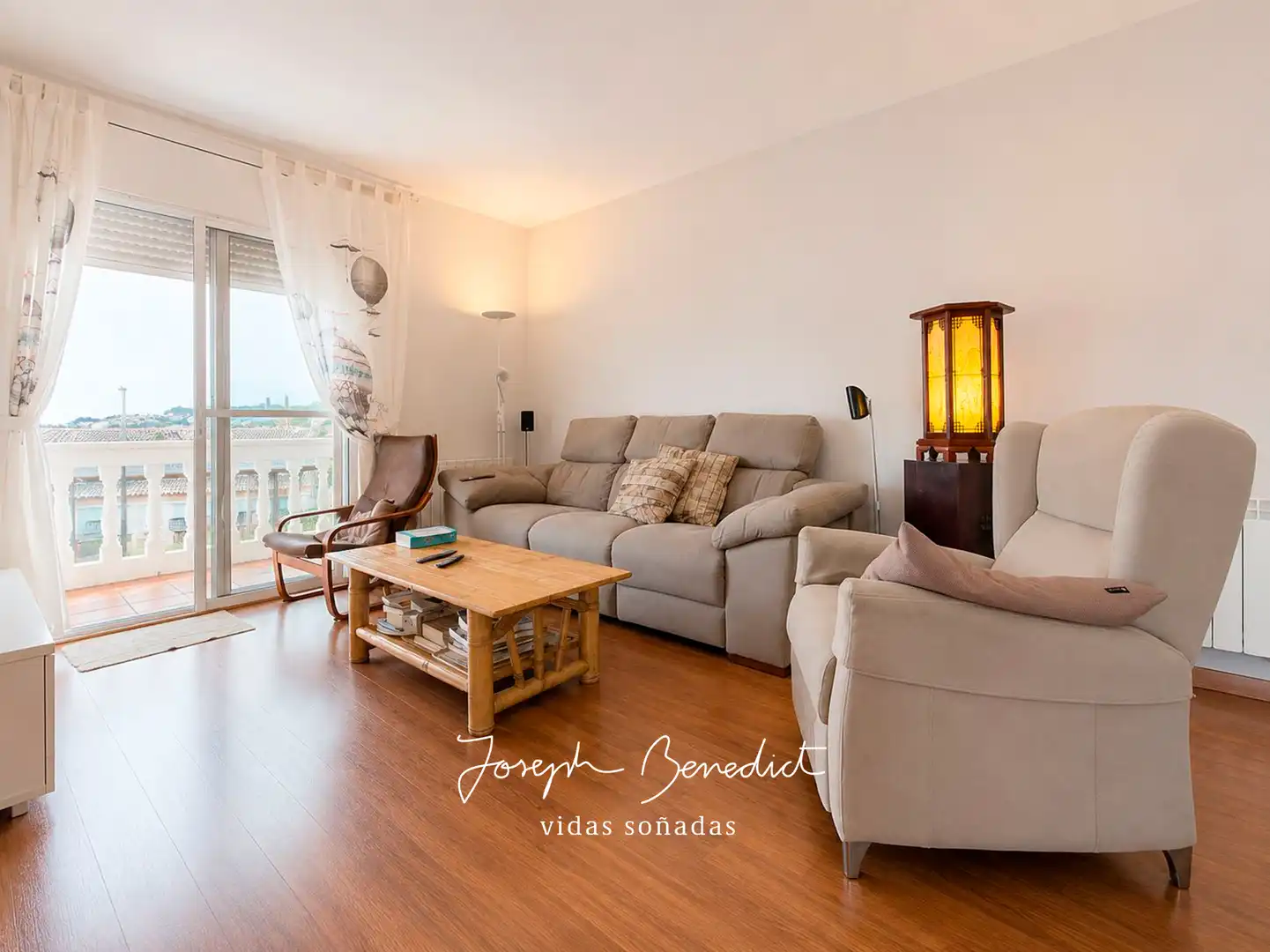 Living room of Houses for sale in Castelldefels  with Air Conditioner, Heating and Private garden