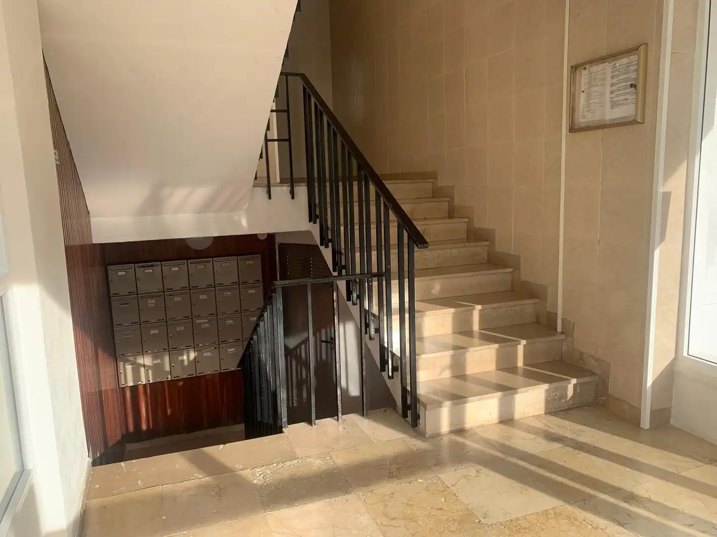 Wohnung zum Verkauf in Alicante / Alacant mit Klimaanlage, Heizung und Privatgarten