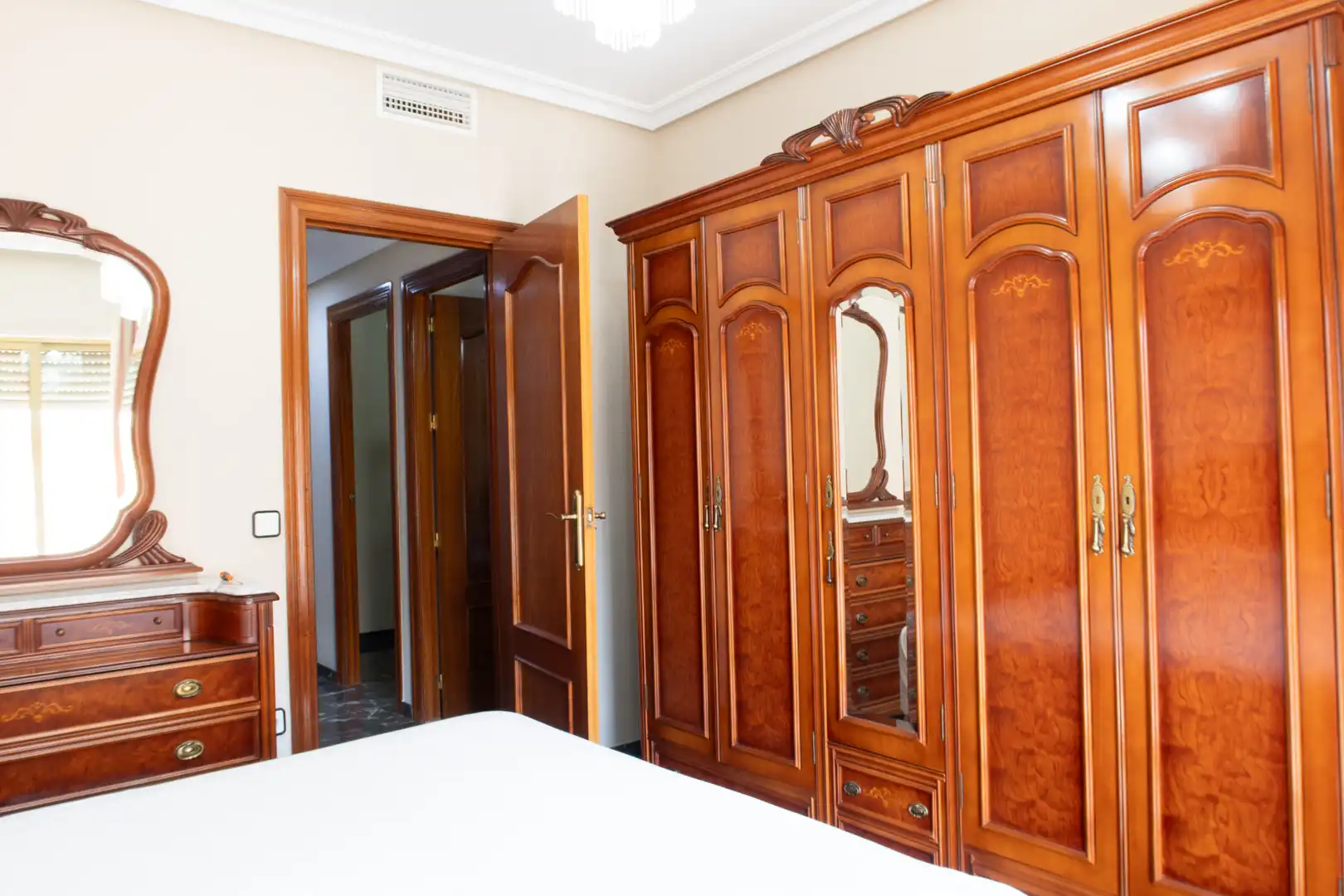 Habitación de Piso de alquiler en Linares con Aire acondicionado, Terraza y Amueblado
