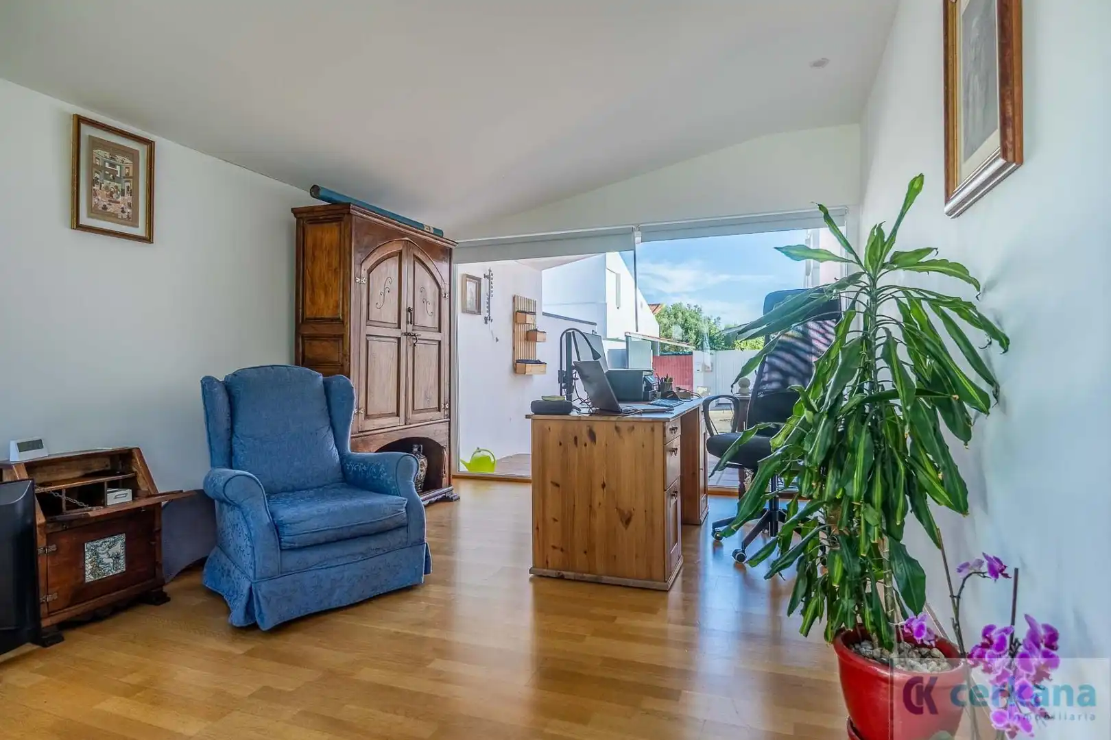 Living room of Houses for sale in Espartinas  with Air Conditioner and Storage room