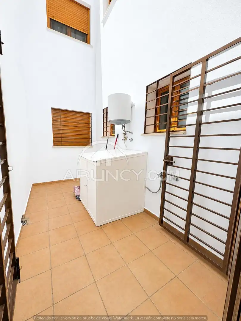 Wohnung zum Verkauf in Alcalá de Guadaira mit Klimaanlage, Heizung und Terrasse
