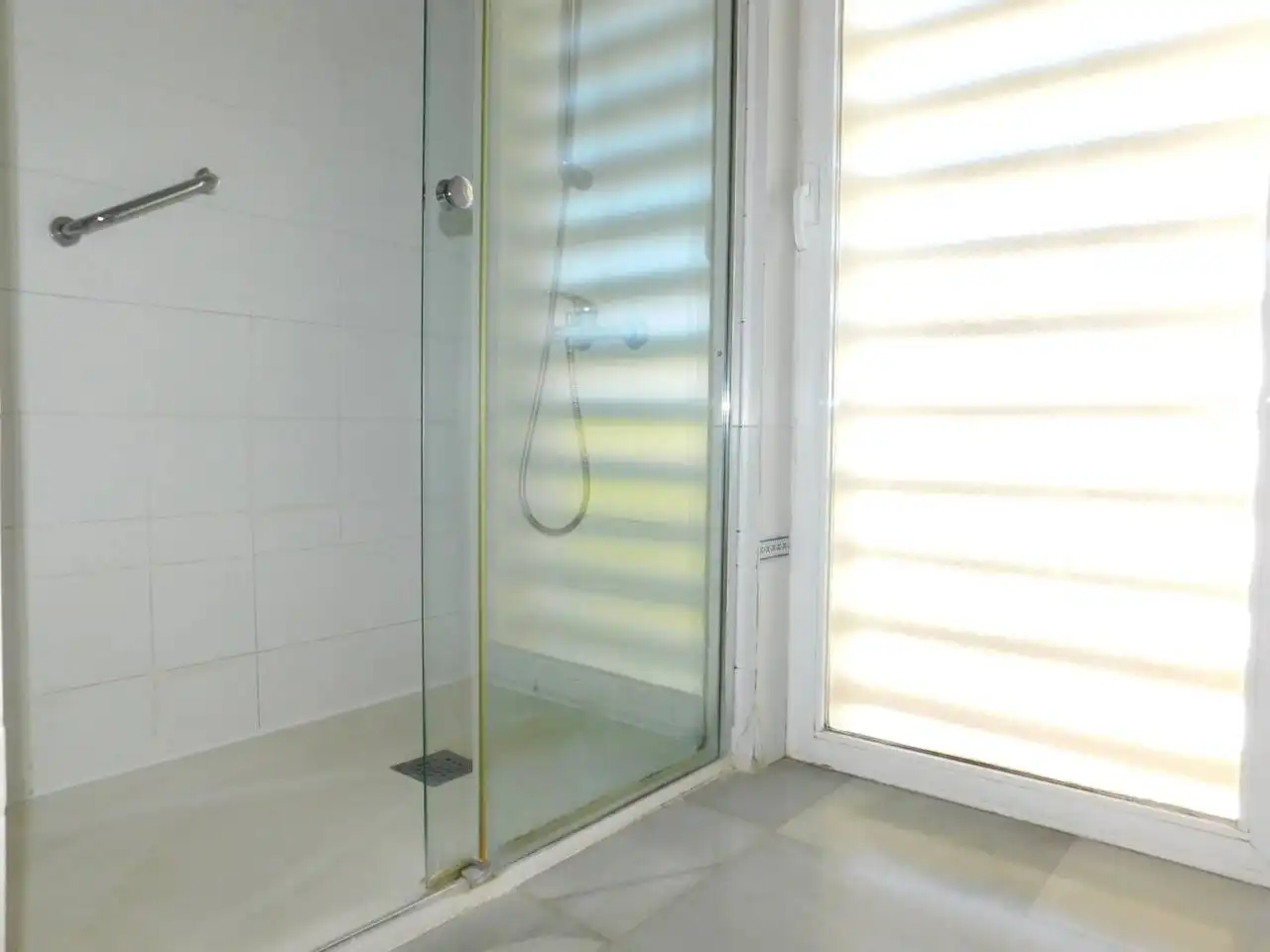 Bany de Casa o xalet en venda en Jerez de la Frontera amb Aire condicionat, Jardí privat i Terrassa
