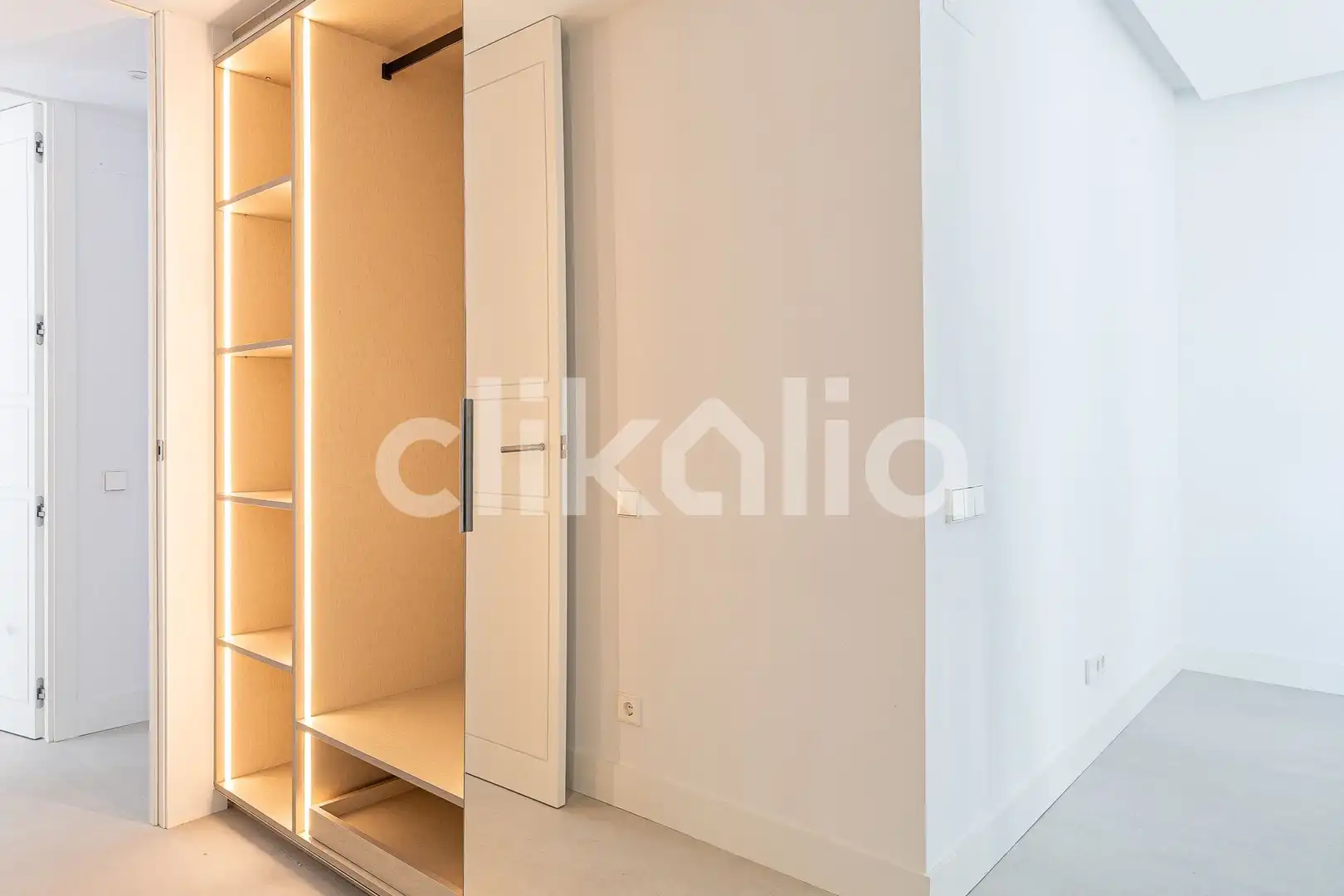 Attic for sale in Madrid  with Air Conditioner, Heating and Terrace