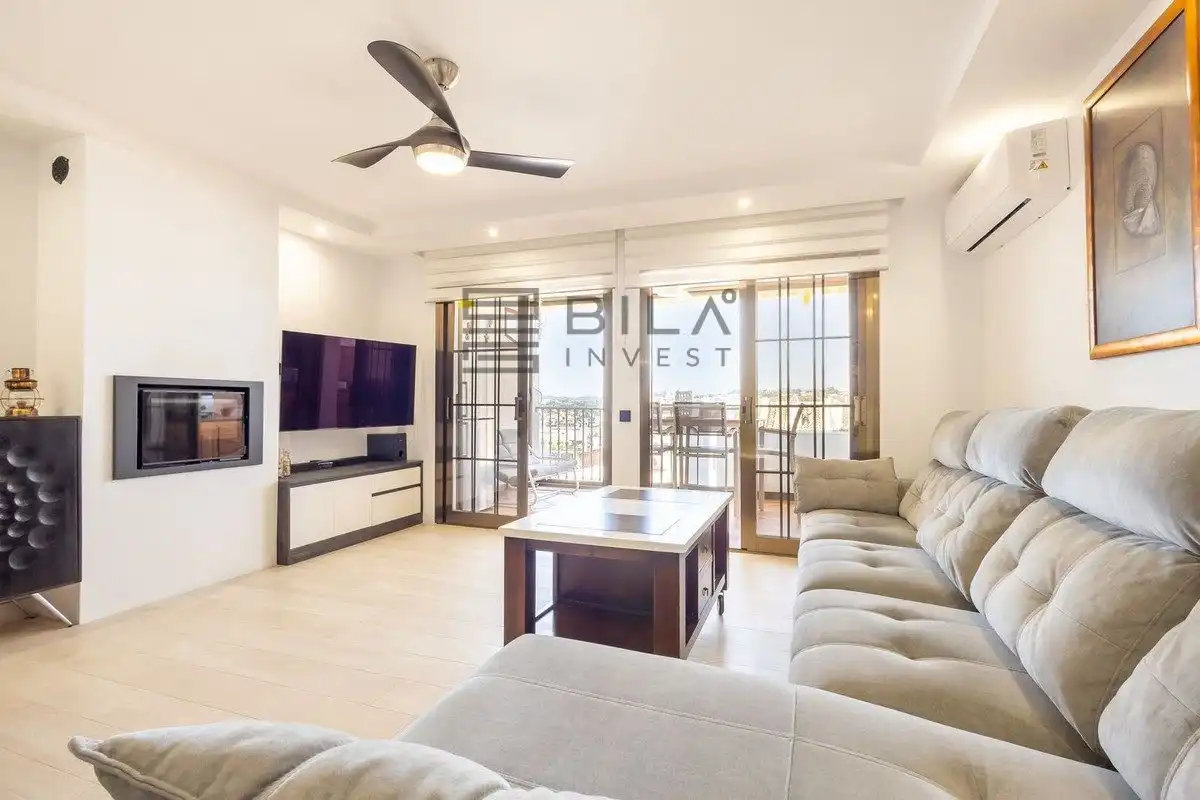 Sala de estar de Dúplex en venta en Fuengirola con Aire acondicionado, Terraza y Piscina
