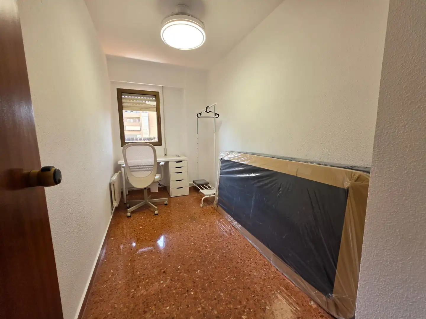 Habitación de Piso de alquiler en Valencia con Jardín privado, Terraza y Amueblado