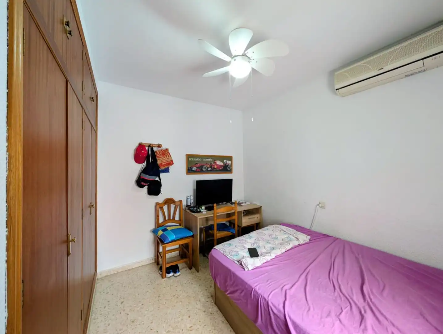 Bedroom of Flat for sale in Loja  with Air Conditioner, Heating and Storage room