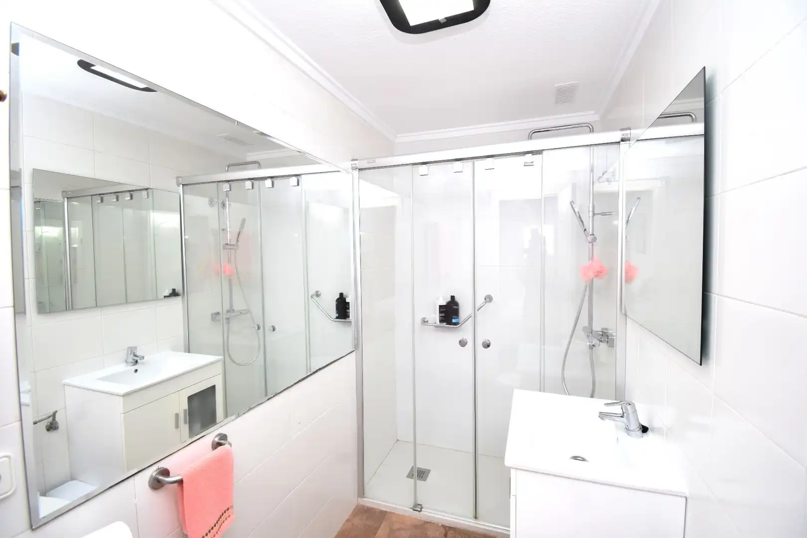 Bany de Apartament de lloguer en Santa Pola amb Aire condicionat, Calefacció i Terrassa