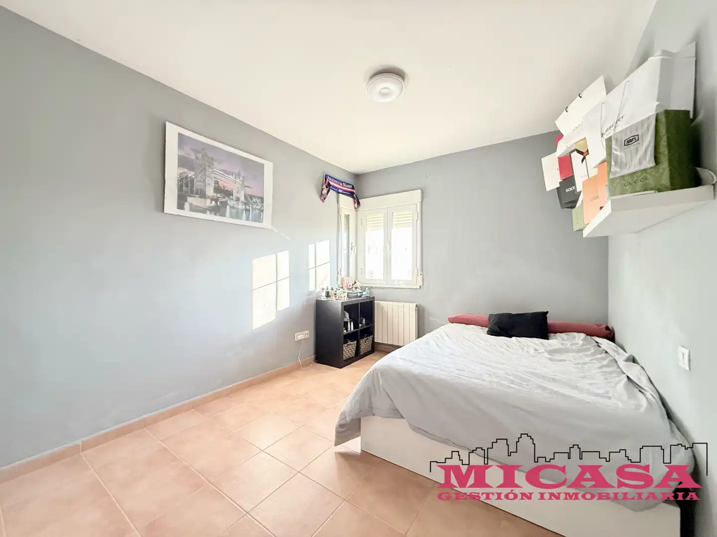 Habitación de Casa adosada en venta en Illescas con Aire acondicionado, Calefacción y Jardín privado