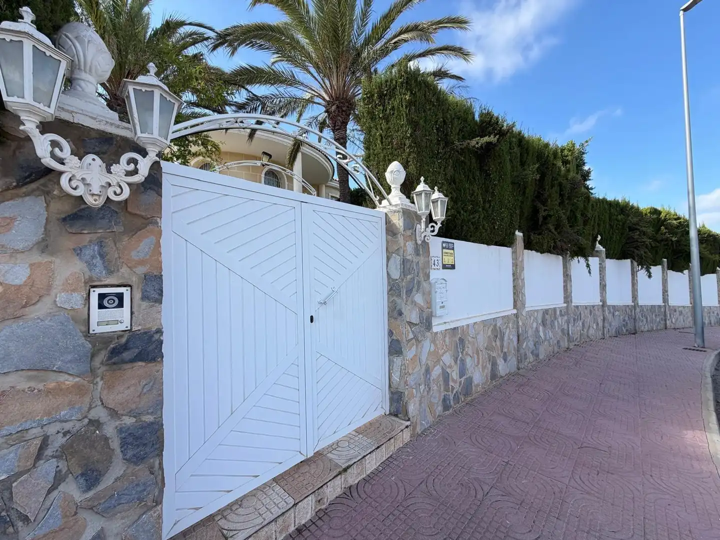 Vista exterior de Casa o xalet en venda en Rojales amb Aire condicionat, Calefacció i Jardí privat