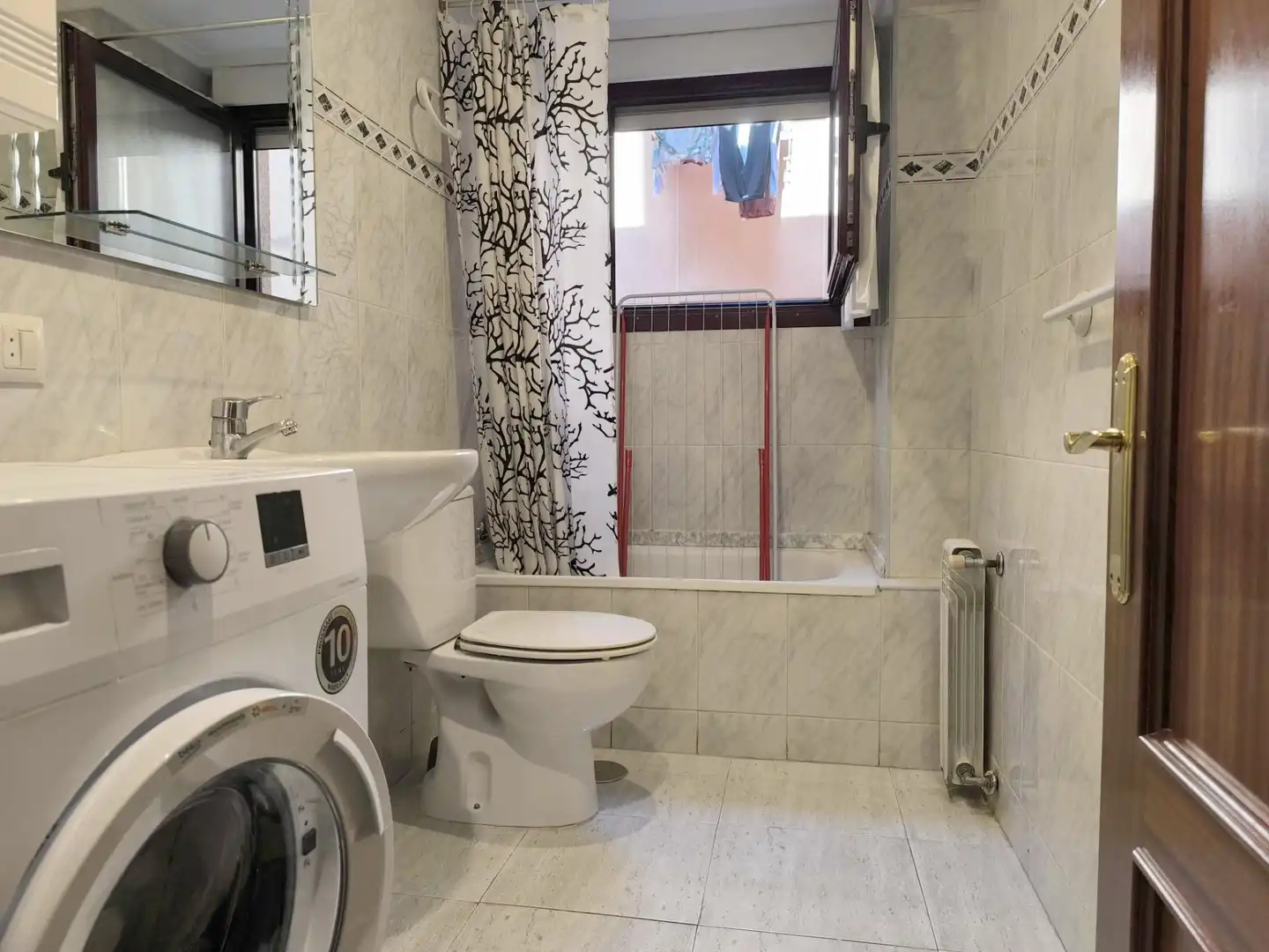 Badezimmer von Wohnungen zur Miete in Oviedo  mit Möbliert