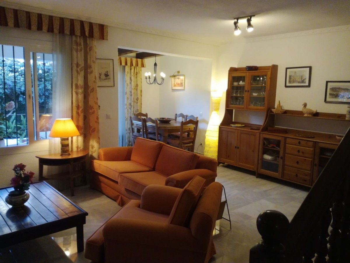 Casa adosada en venta en Casco Antiguo