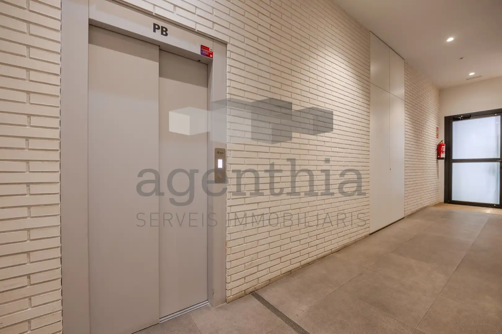 Piso en venta en Girona con Aire acondicionado, Calefacción y Trastero