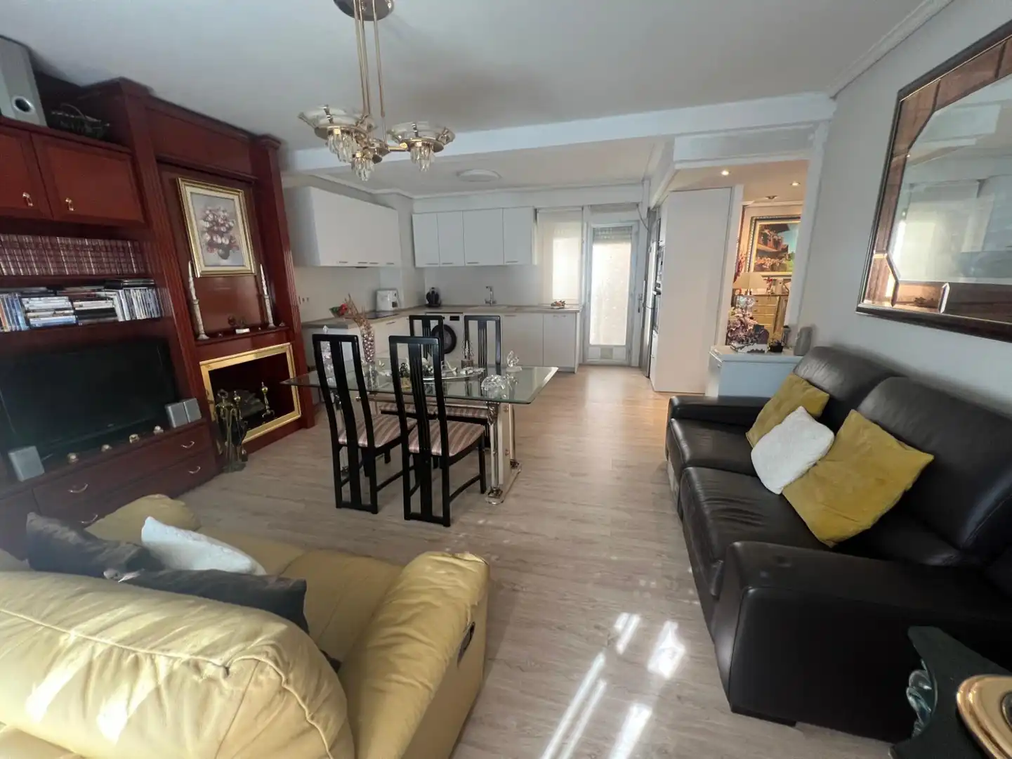Sala de estar de Piso en venta en  Logroño con Calefacción, Trastero y Balcón