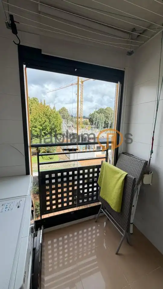 Terrassa de Pis en venda en Pontevedra Capital  amb Calefacció, Traster i Piscina