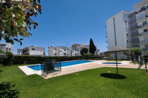 Swimming pool of Flat to rent in Benalmádena  with Air Conditioner, Furnished and Community pool