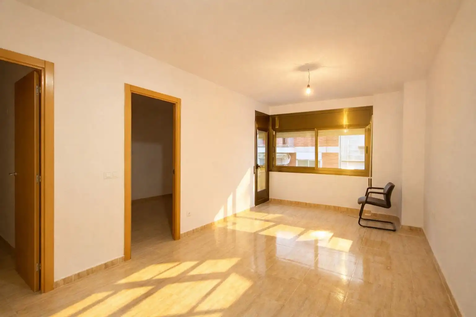 Piso en venta en L'Hospitalet de Llobregat con Balcón