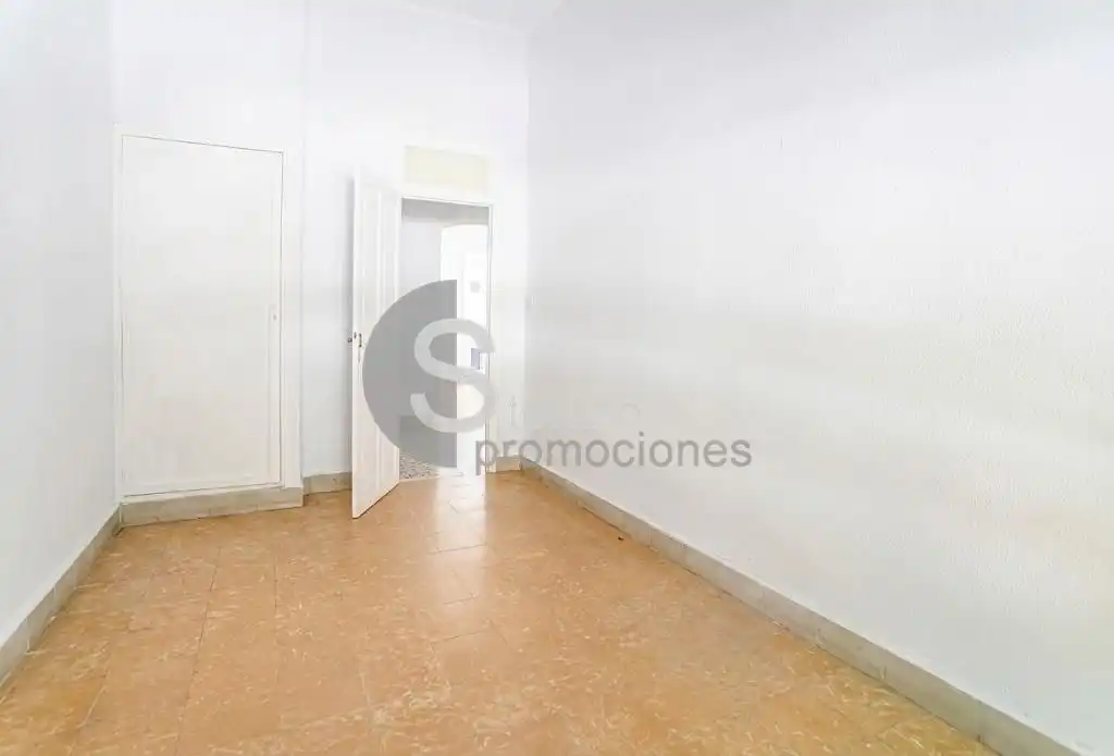 Habitación de Edificio en venta en Málaga
